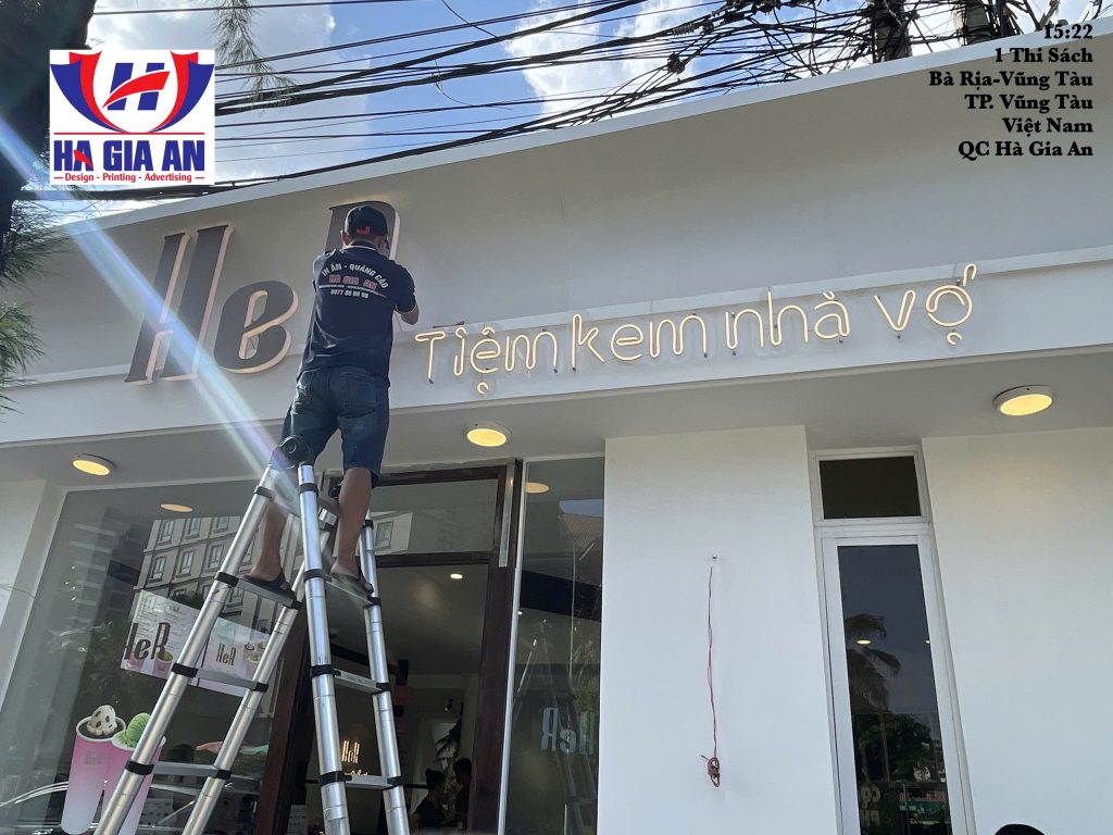 Bảng hiệu neon sign